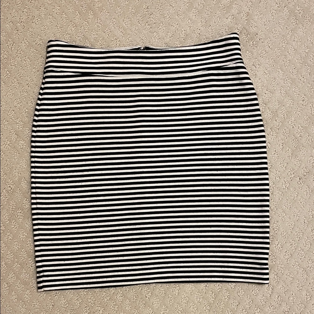GAP Black & White Striped Skirt